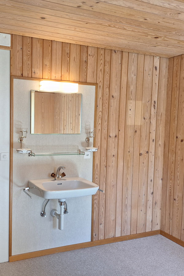 01309072025-renovierung-schlafzimmer01-600x900